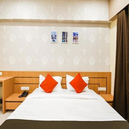 Hotel Golden - I Rāipur Eksteriør billede
