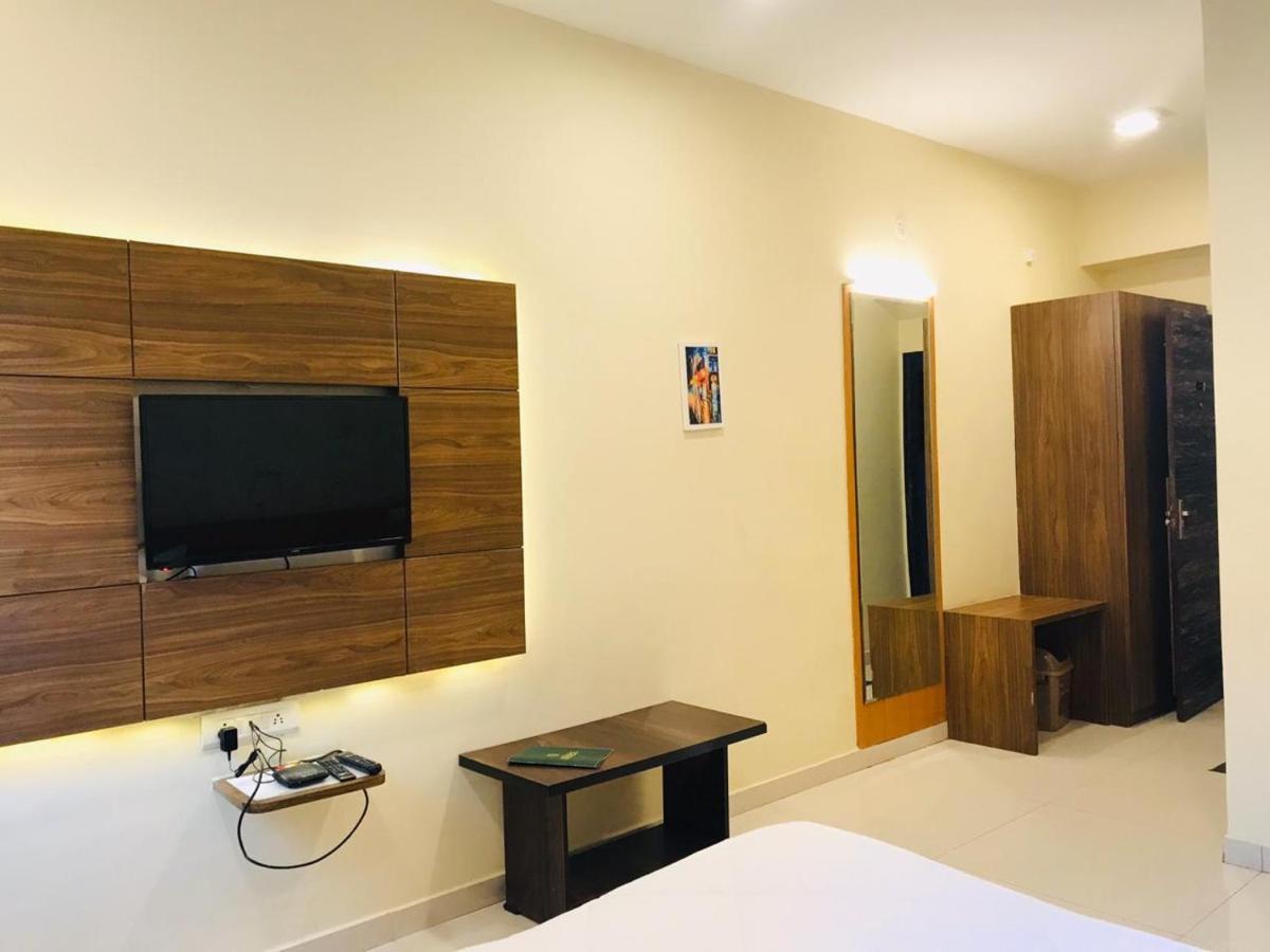 Hotel Golden - I Rāipur Eksteriør billede